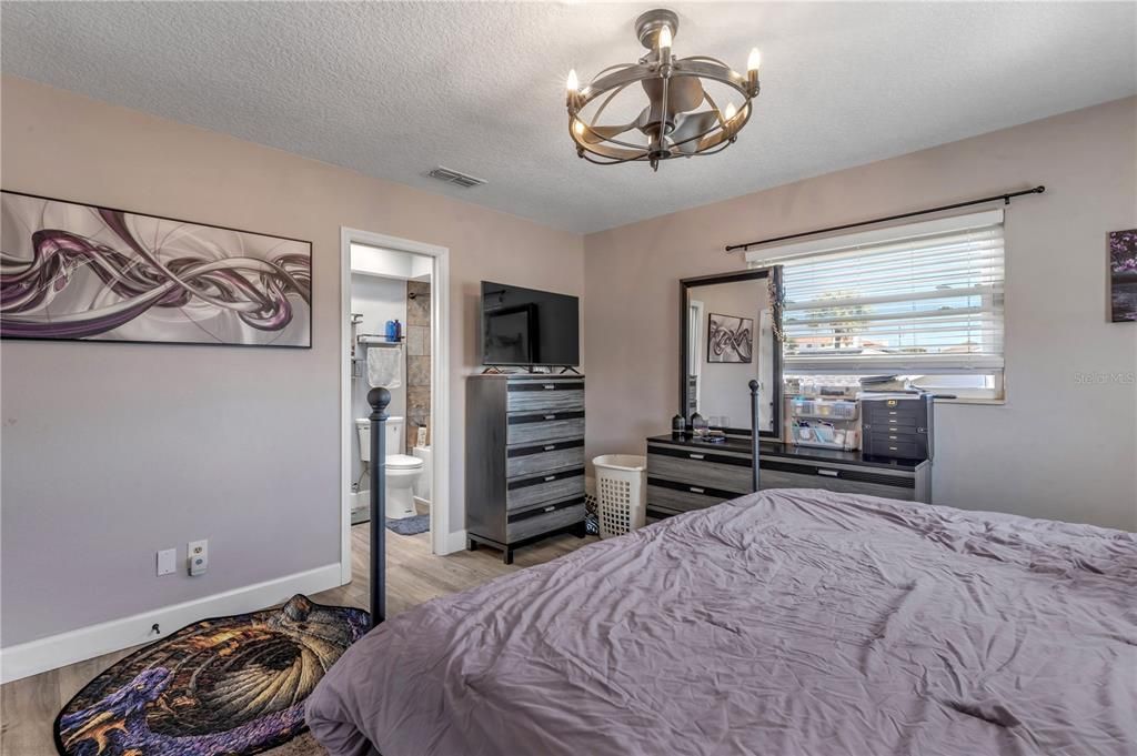 For Sale: $1,100,000 (4 beds, 3 baths, 1970 Square Feet)