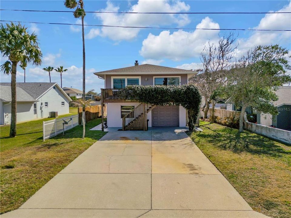 For Sale: $1,100,000 (4 beds, 3 baths, 1970 Square Feet)