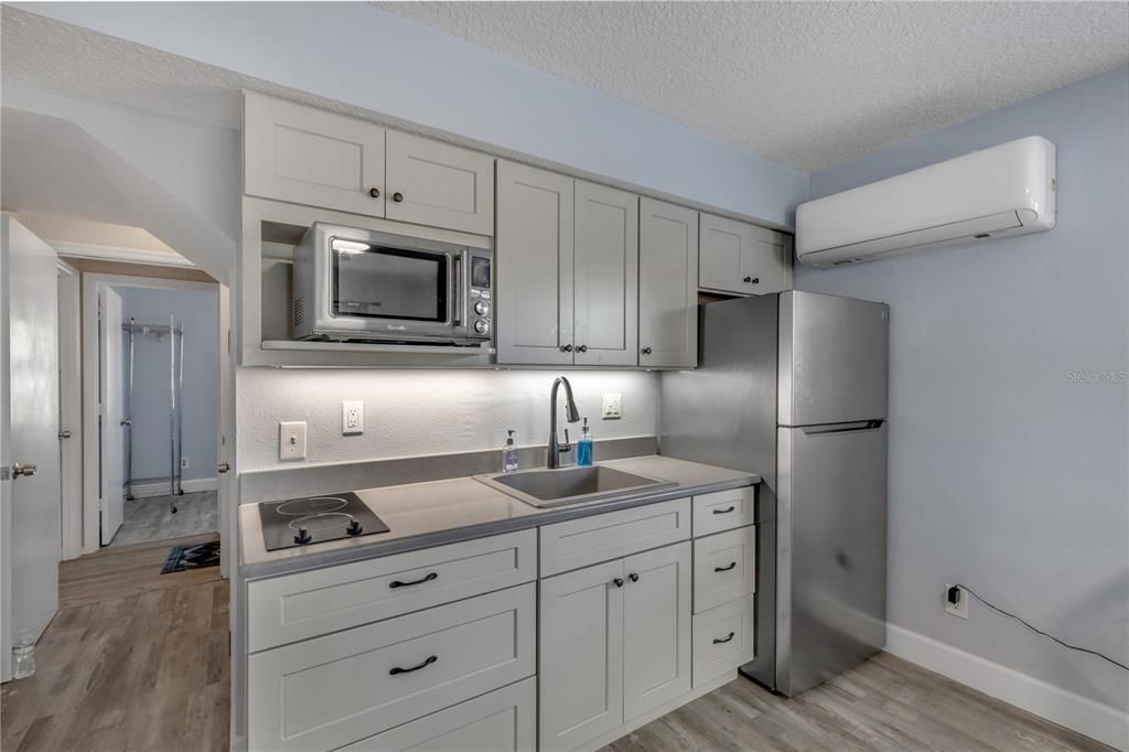 For Sale: $1,100,000 (4 beds, 3 baths, 1970 Square Feet)