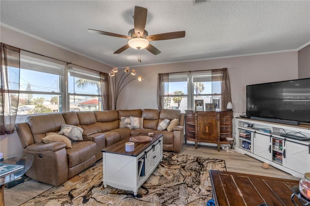 For Sale: $1,100,000 (4 beds, 3 baths, 1970 Square Feet)