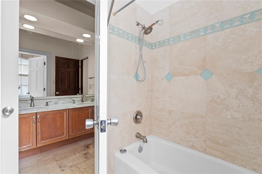 For Sale: $1,100,000 (4 beds, 4 baths, 3632 Square Feet)