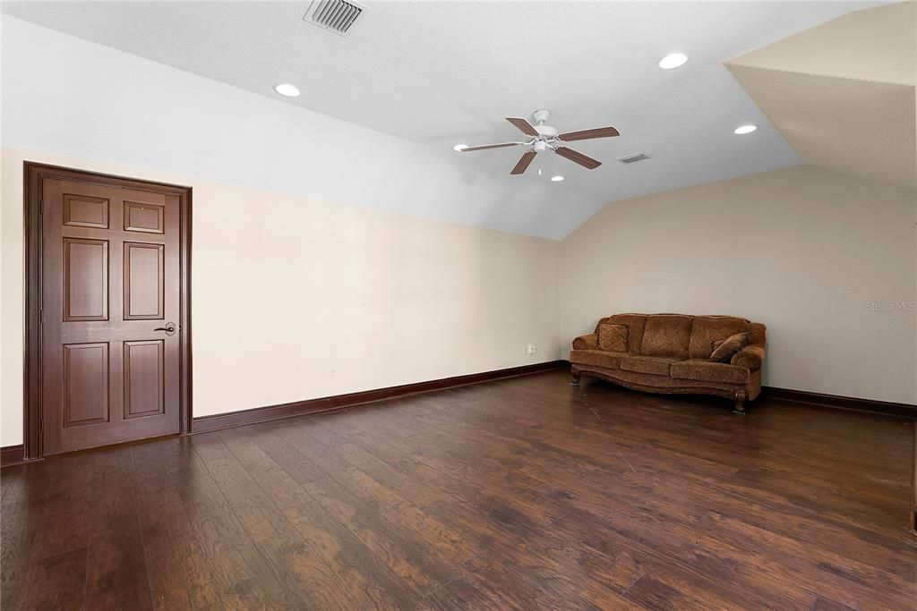 For Sale: $1,100,000 (4 beds, 4 baths, 3632 Square Feet)