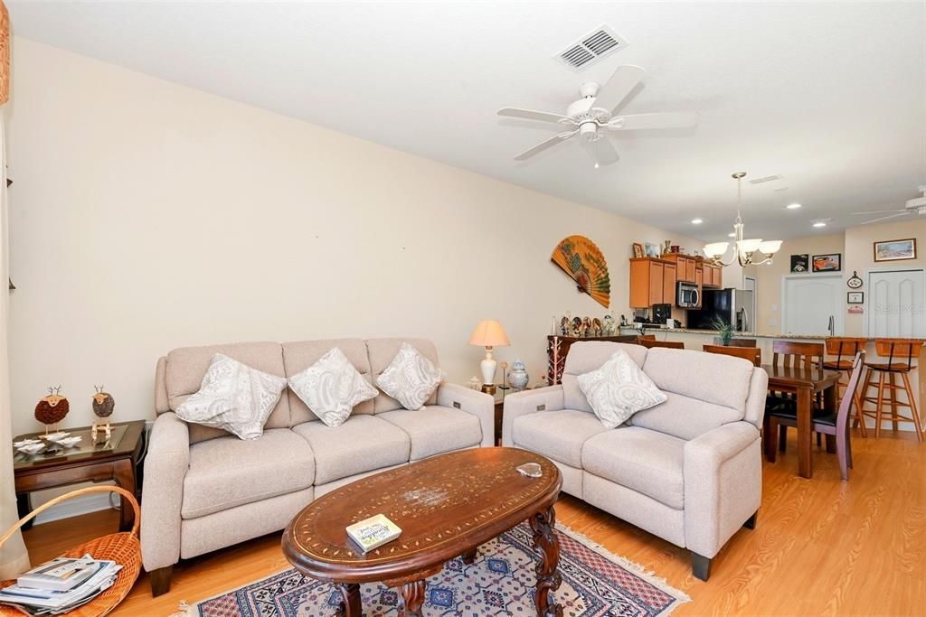 Active With Contract: $257,500 (2 beds, 2 baths, 1374 Square Feet)