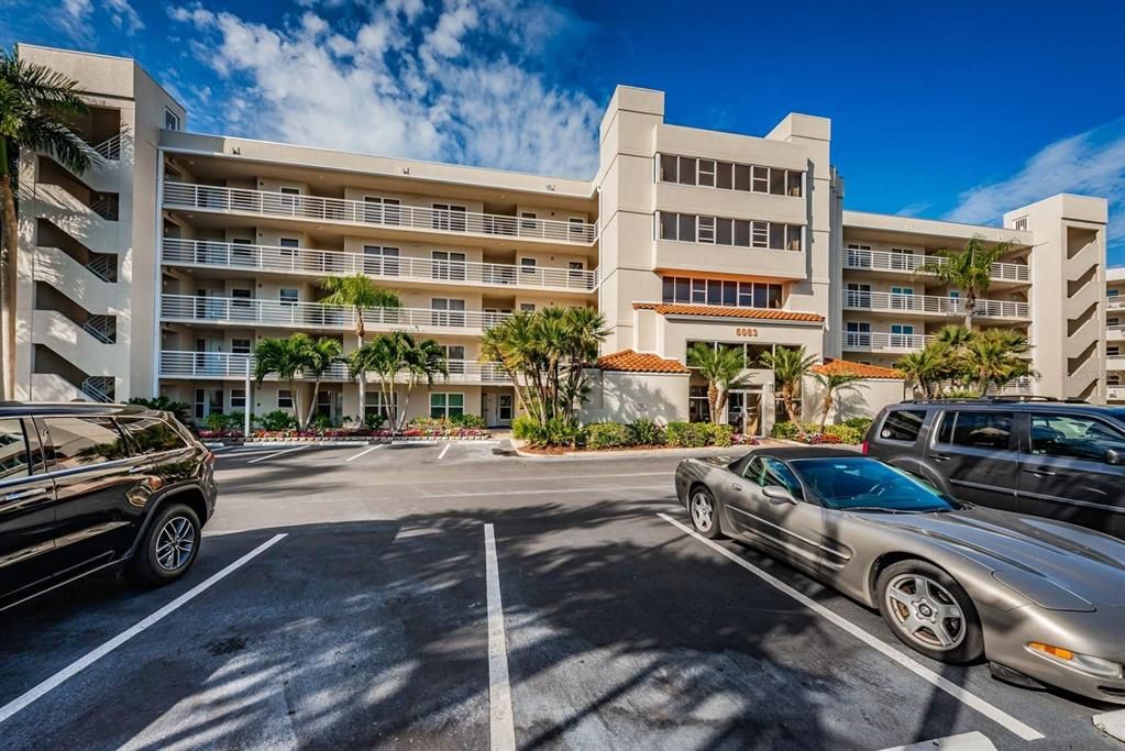 For Rent: $7,460 (2 beds, 2 baths, 1215 Square Feet)