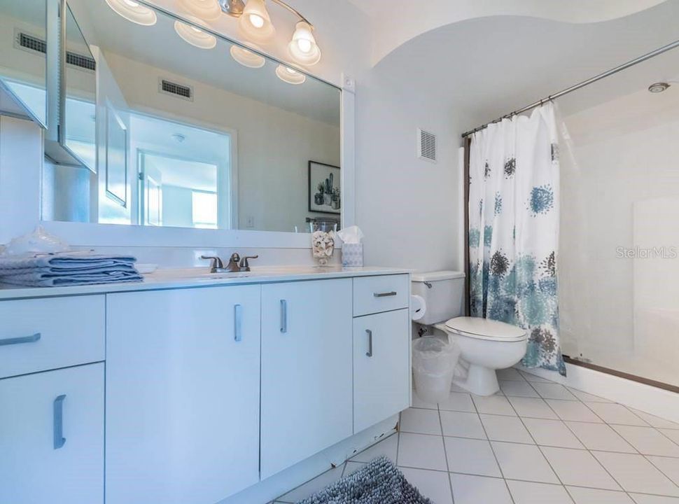 For Rent: $7,460 (2 beds, 2 baths, 1215 Square Feet)