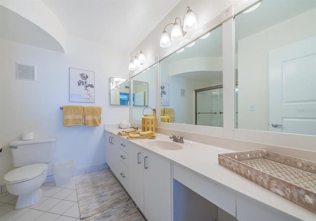 For Rent: $7,460 (2 beds, 2 baths, 1215 Square Feet)