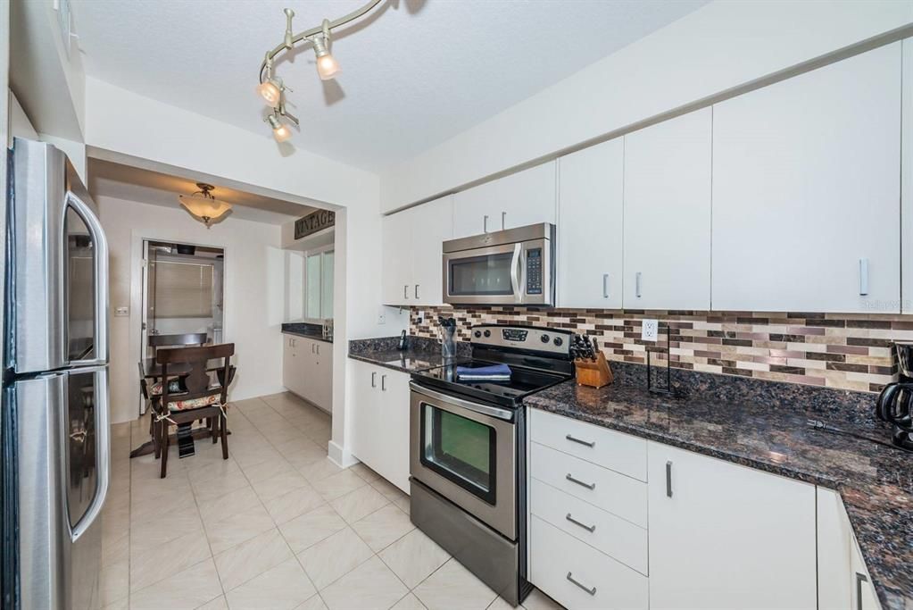 For Rent: $7,460 (2 beds, 2 baths, 1215 Square Feet)