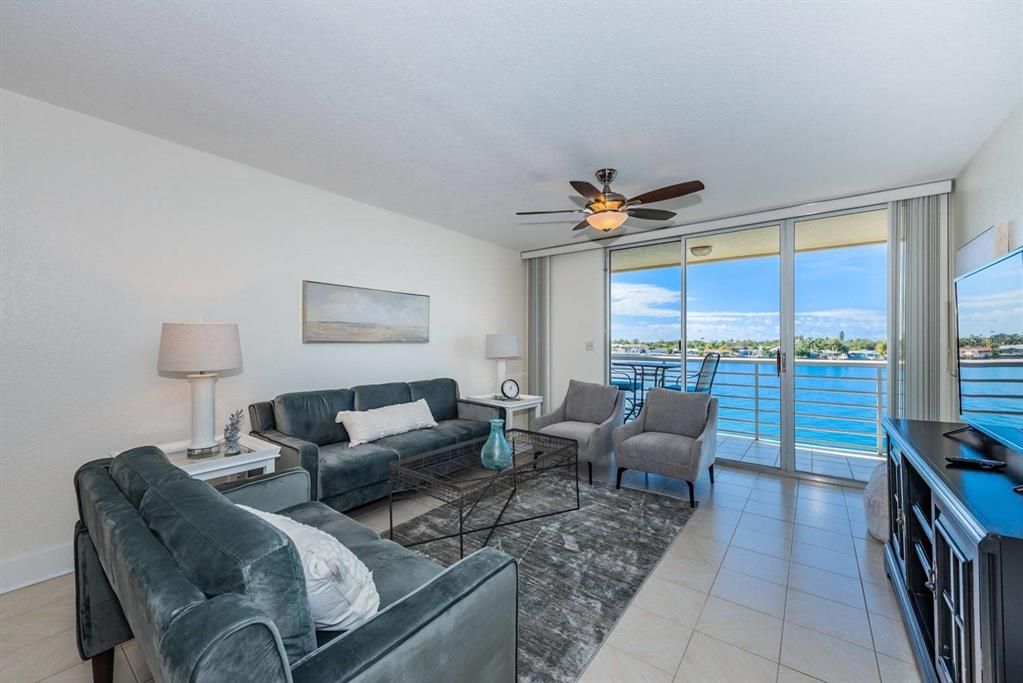For Rent: $7,460 (2 beds, 2 baths, 1215 Square Feet)