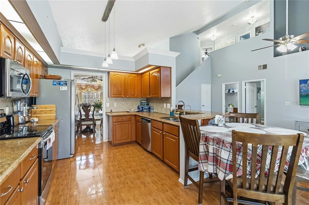 На продажу: $459,000 (4 спален, 2 ванн, 2008 Квадратных фут)