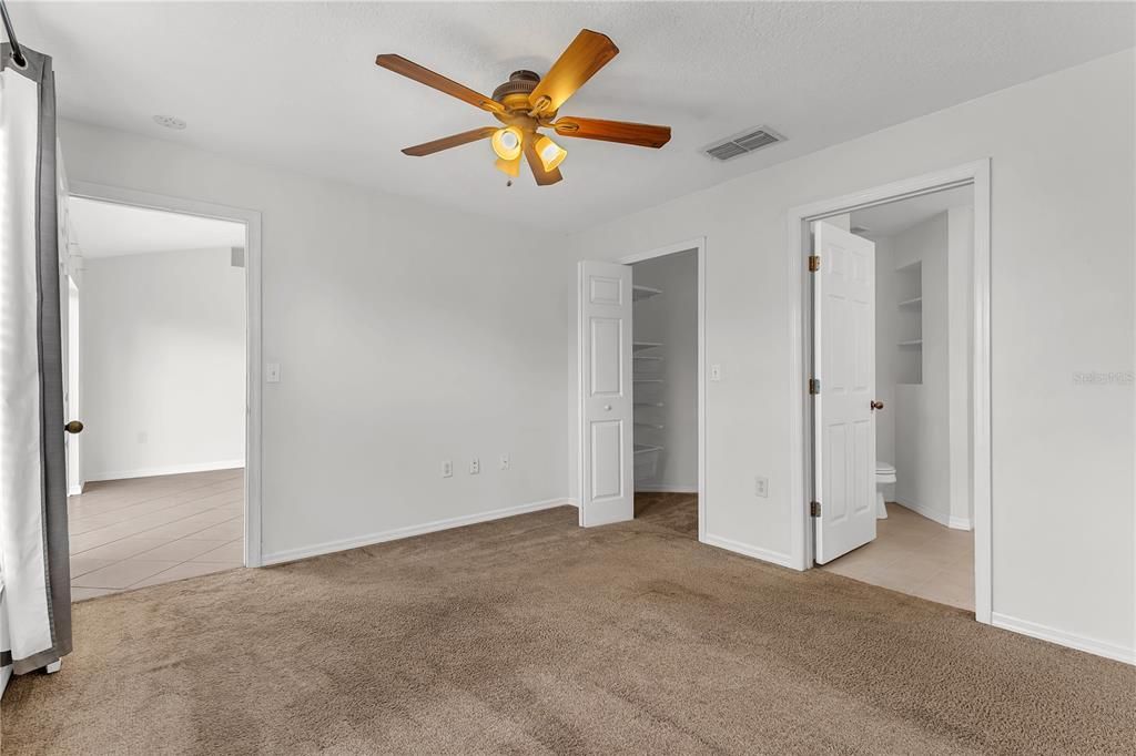 Activo con contrato: $285,000 (3 camas, 2 baños, 1252 Pies cuadrados)