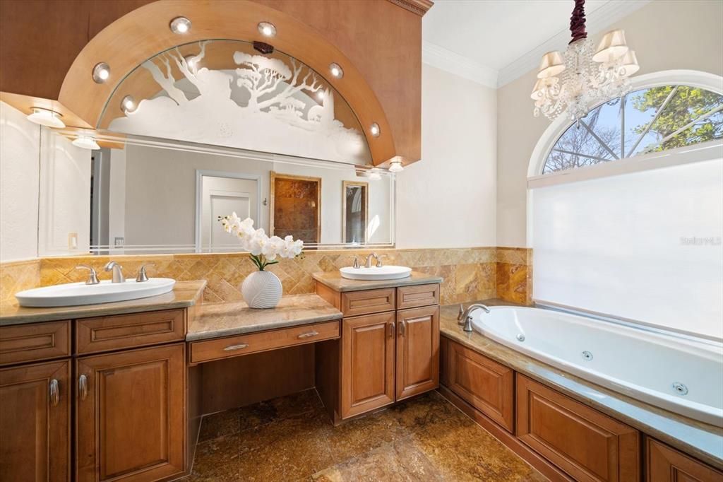 En Venta: $915,000 (4 camas, 3 baños, 2795 Pies cuadrados)