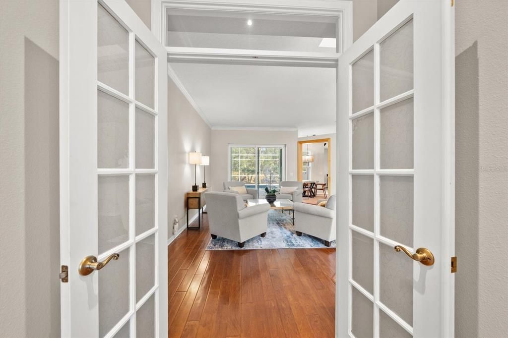 En Venta: $915,000 (4 camas, 3 baños, 2795 Pies cuadrados)