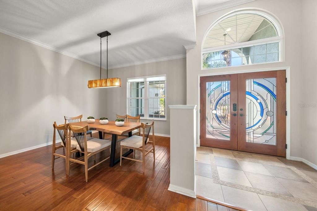 En Venta: $915,000 (4 camas, 3 baños, 2795 Pies cuadrados)