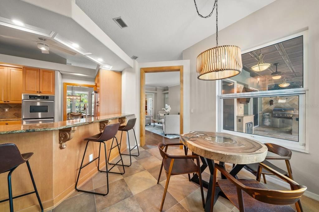 En Venta: $915,000 (4 camas, 3 baños, 2795 Pies cuadrados)