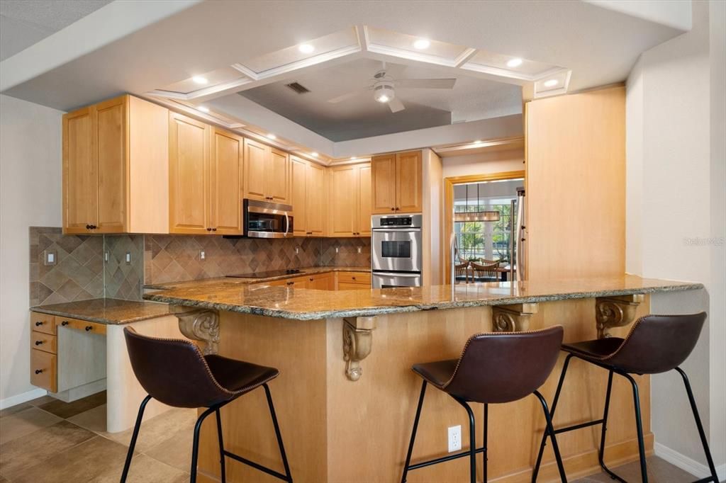 En Venta: $915,000 (4 camas, 3 baños, 2795 Pies cuadrados)