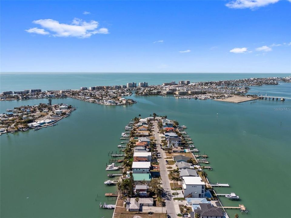 待售: $950,000 (0.17 acres)