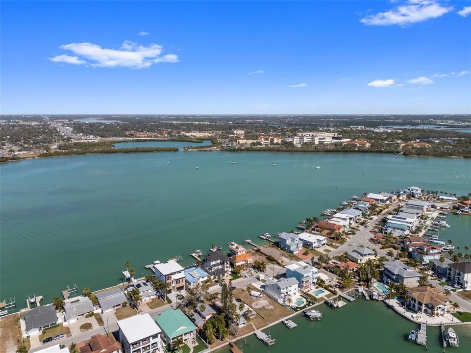 待售: $950,000 (0.17 acres)