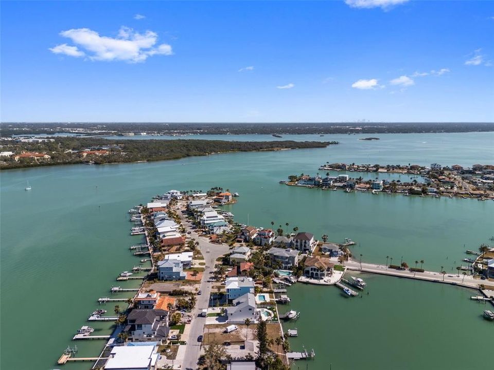 待售: $950,000 (0.17 acres)