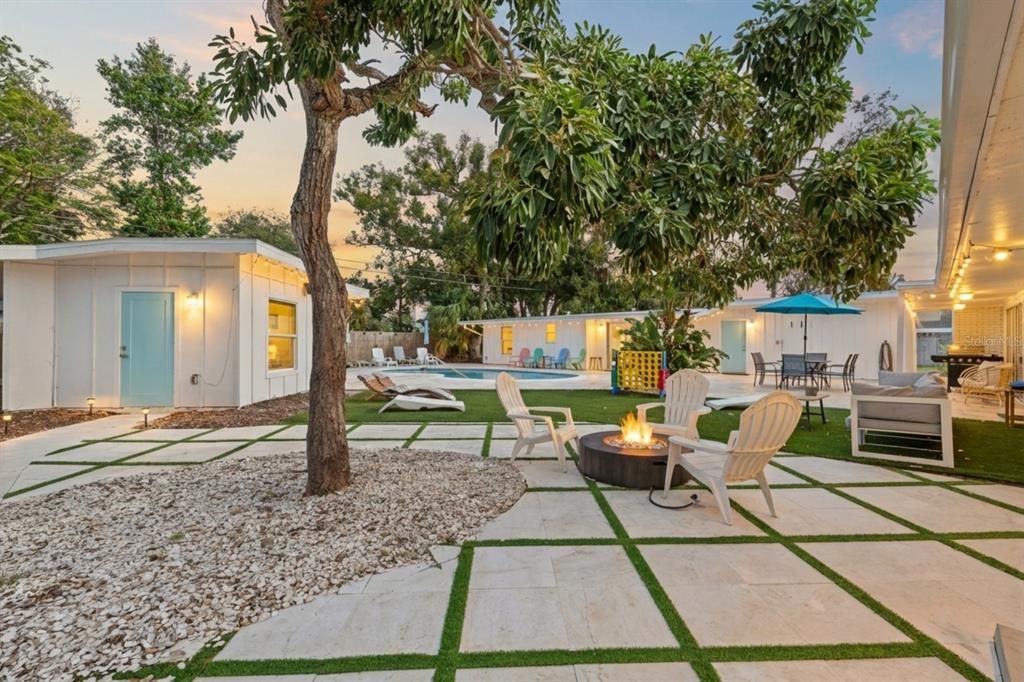 For Sale: $1,575,000 (6 beds, 5 baths, 3249 Square Feet)