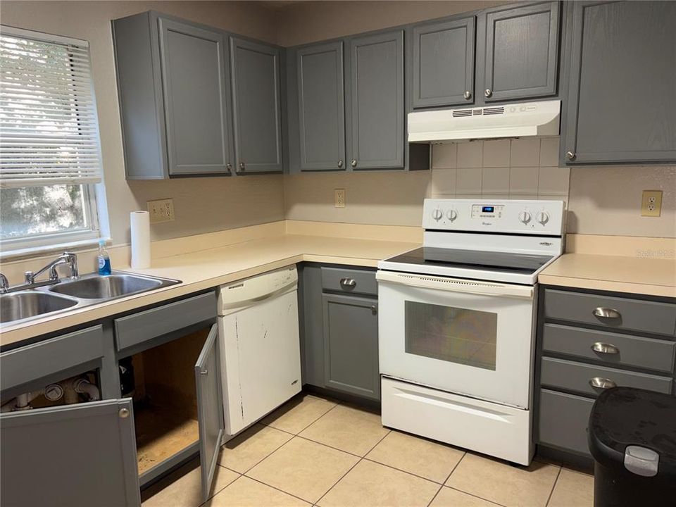 For Rent: $1,650 (2 beds, 2 baths, 920 Square Feet)