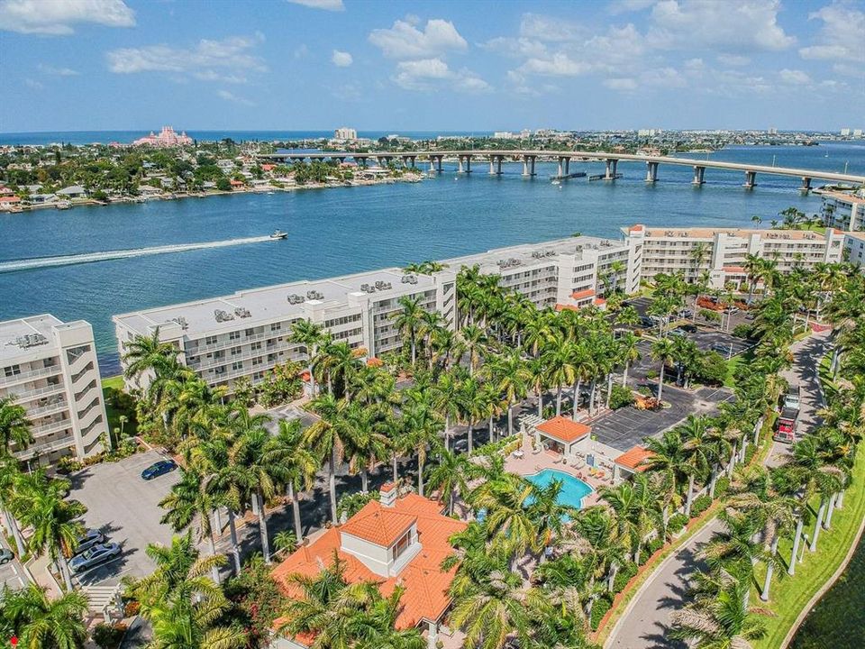 В аренду: $9,398 (2 спален, 2 ванн, 1215 Квадратных фут)