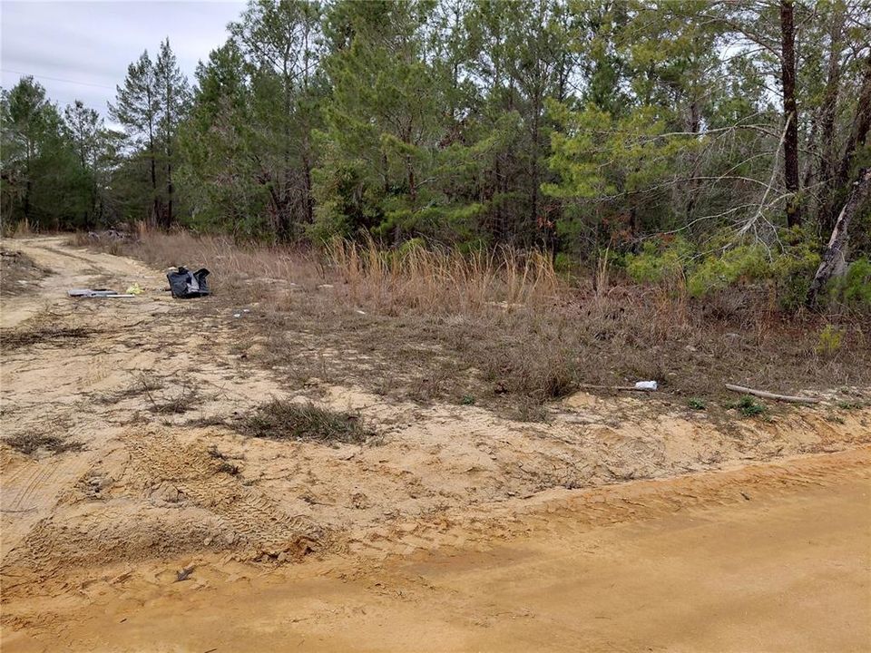 На продажу: $10,000 (0.11 acres)