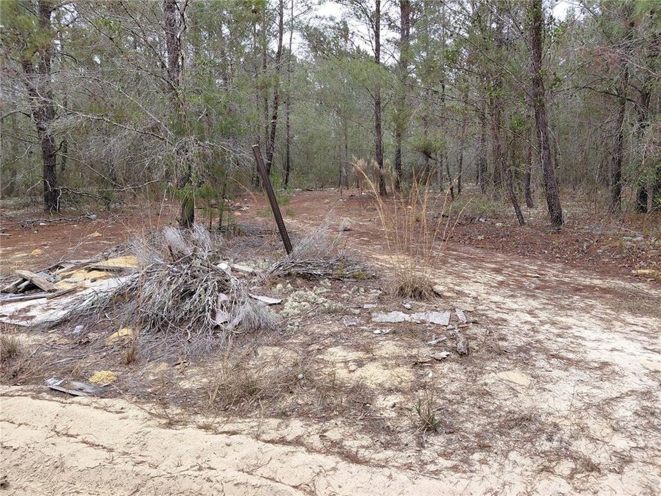 На продажу: $10,000 (0.11 acres)