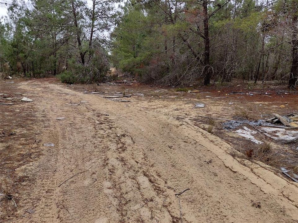 На продажу: $10,000 (0.11 acres)