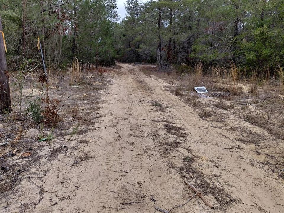 На продажу: $10,000 (0.11 acres)