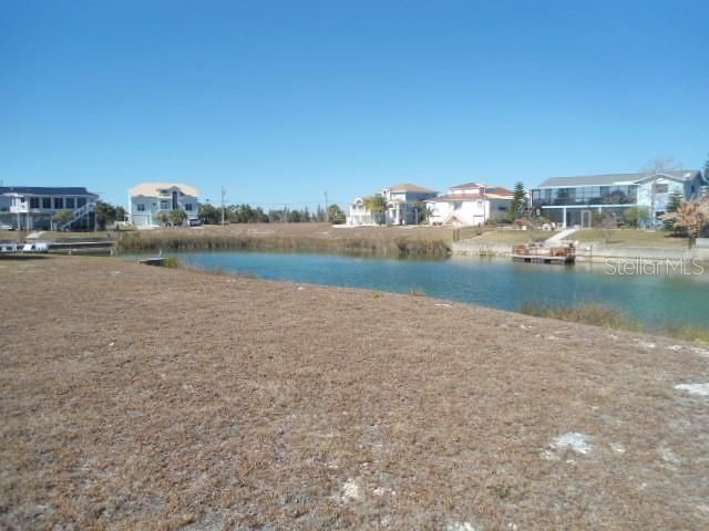 На продажу: $59,900 (0.24 acres)