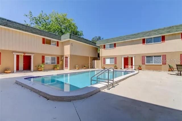 For Sale: $225,000 (2 beds, 1 baths, 924 Square Feet)
