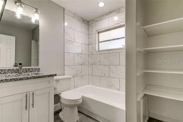 For Sale: $225,000 (2 beds, 1 baths, 924 Square Feet)