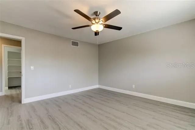 For Sale: $225,000 (2 beds, 1 baths, 924 Square Feet)