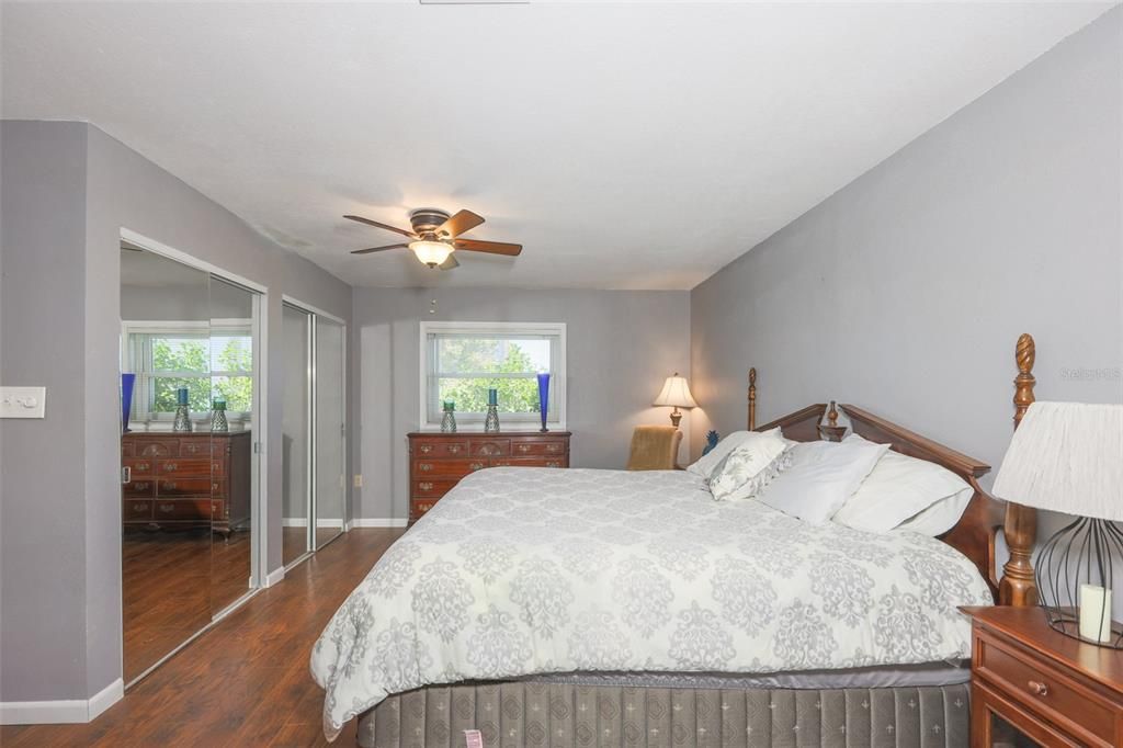 For Sale: $229,900 (2 beds, 2 baths, 1516 Square Feet)
