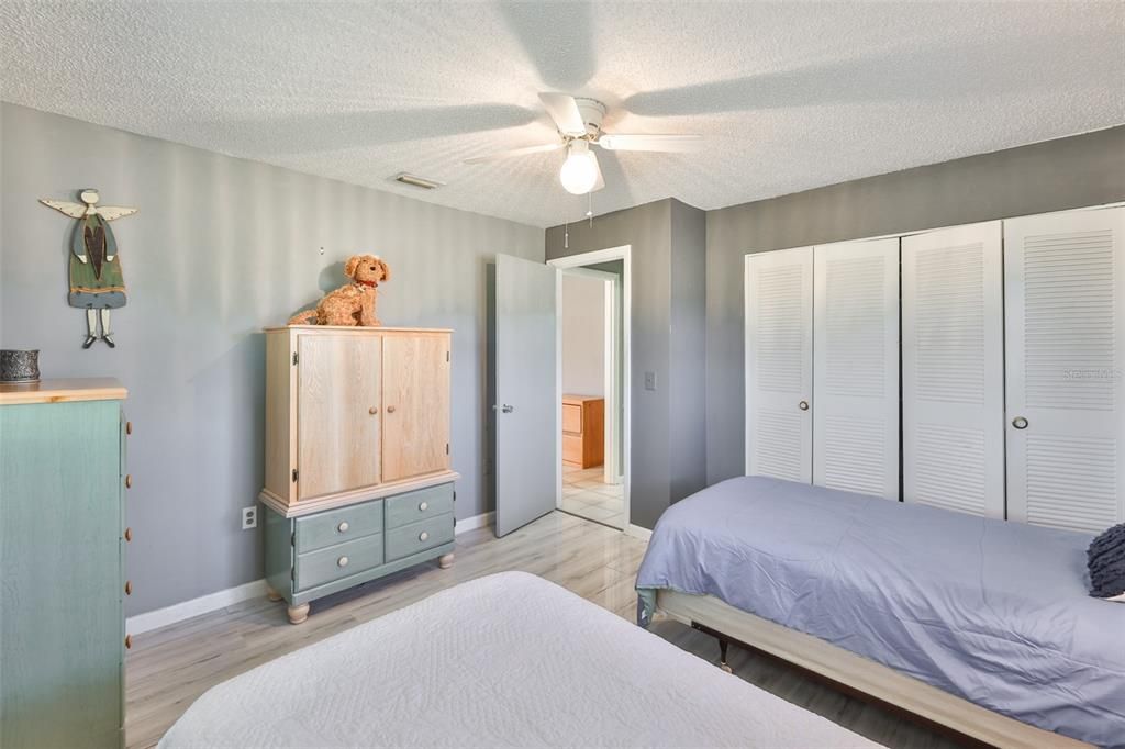 For Sale: $229,900 (2 beds, 2 baths, 1516 Square Feet)