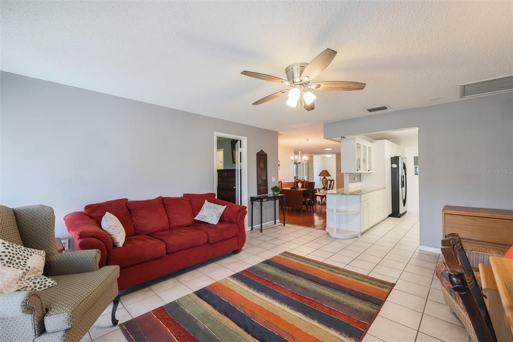 For Sale: $229,900 (2 beds, 2 baths, 1516 Square Feet)