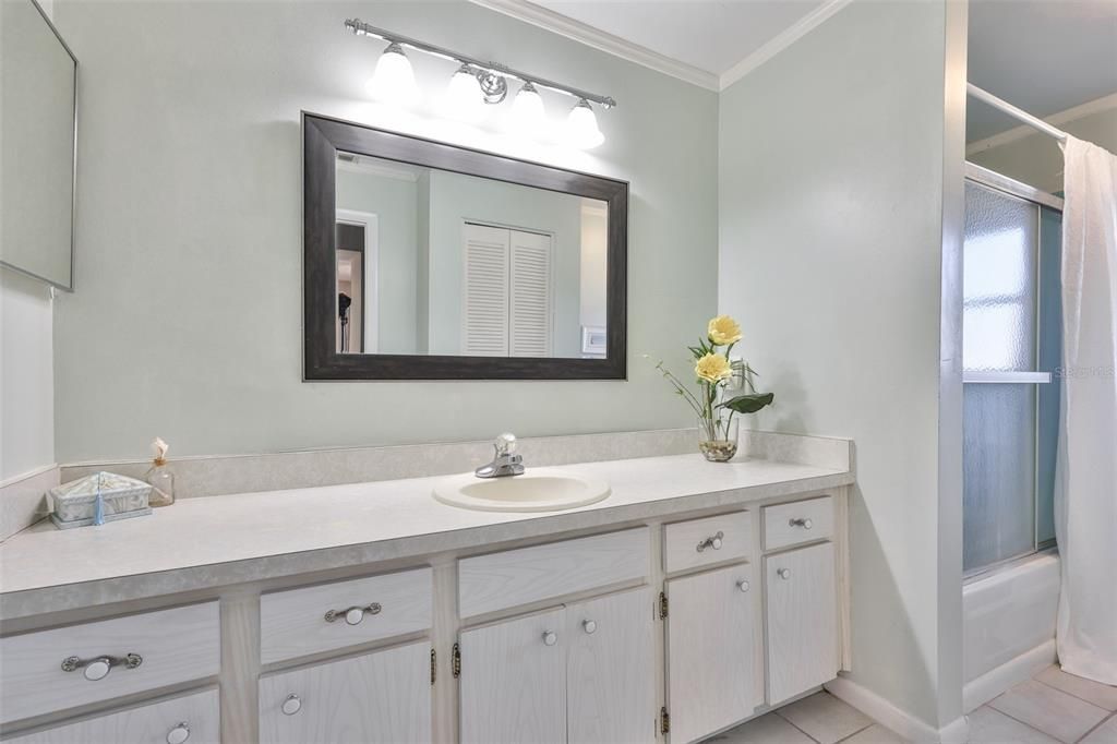 For Sale: $229,900 (2 beds, 2 baths, 1516 Square Feet)