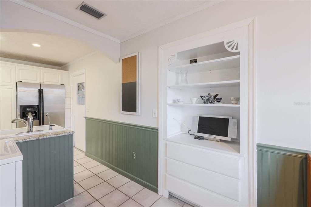 For Sale: $229,900 (2 beds, 2 baths, 1516 Square Feet)