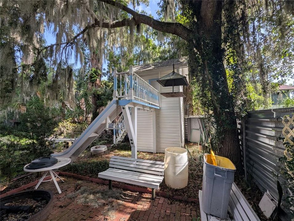 Active With Contract: $319,900 (4 beds, 1 baths, 1641 Square Feet)