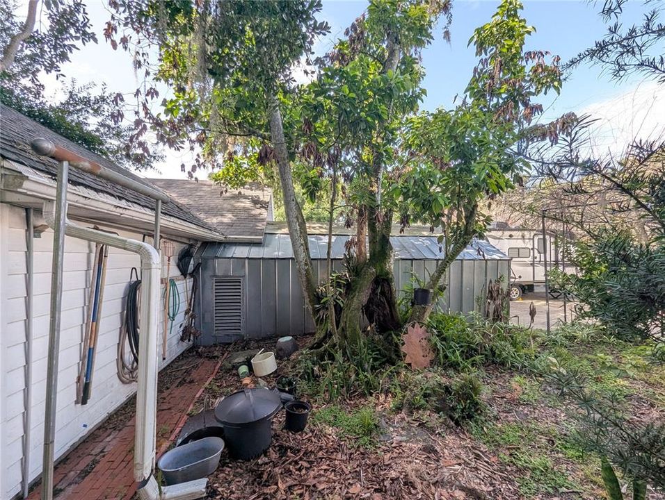 Active With Contract: $319,900 (4 beds, 1 baths, 1641 Square Feet)