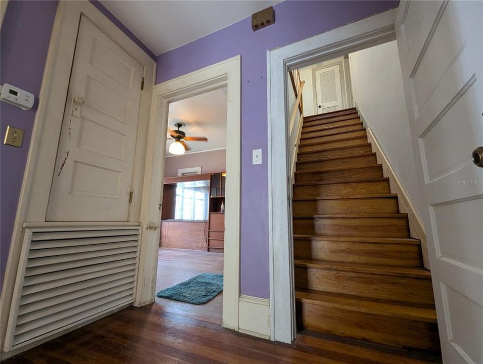 Active With Contract: $319,900 (4 beds, 1 baths, 1641 Square Feet)