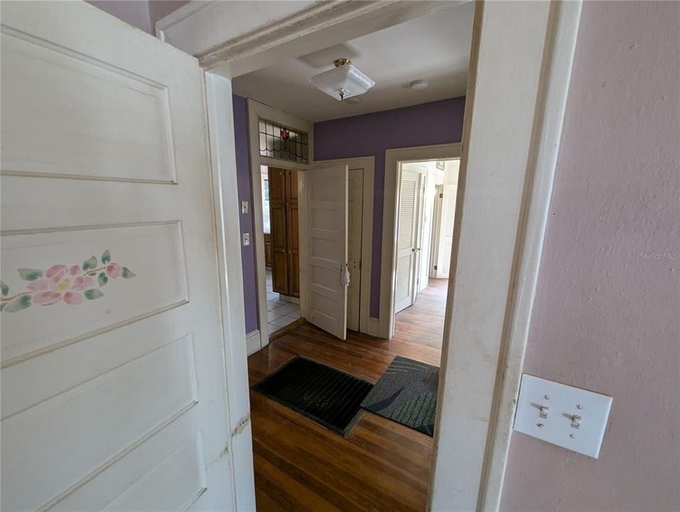 Active With Contract: $319,900 (4 beds, 1 baths, 1641 Square Feet)