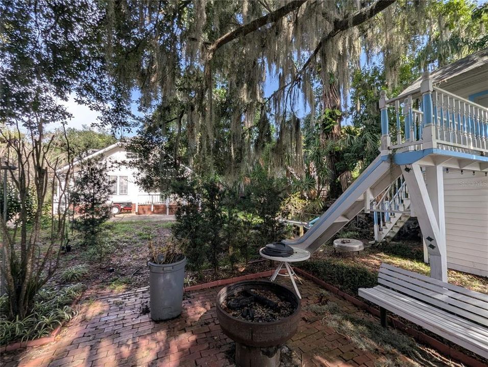 Active With Contract: $319,900 (4 beds, 1 baths, 1641 Square Feet)