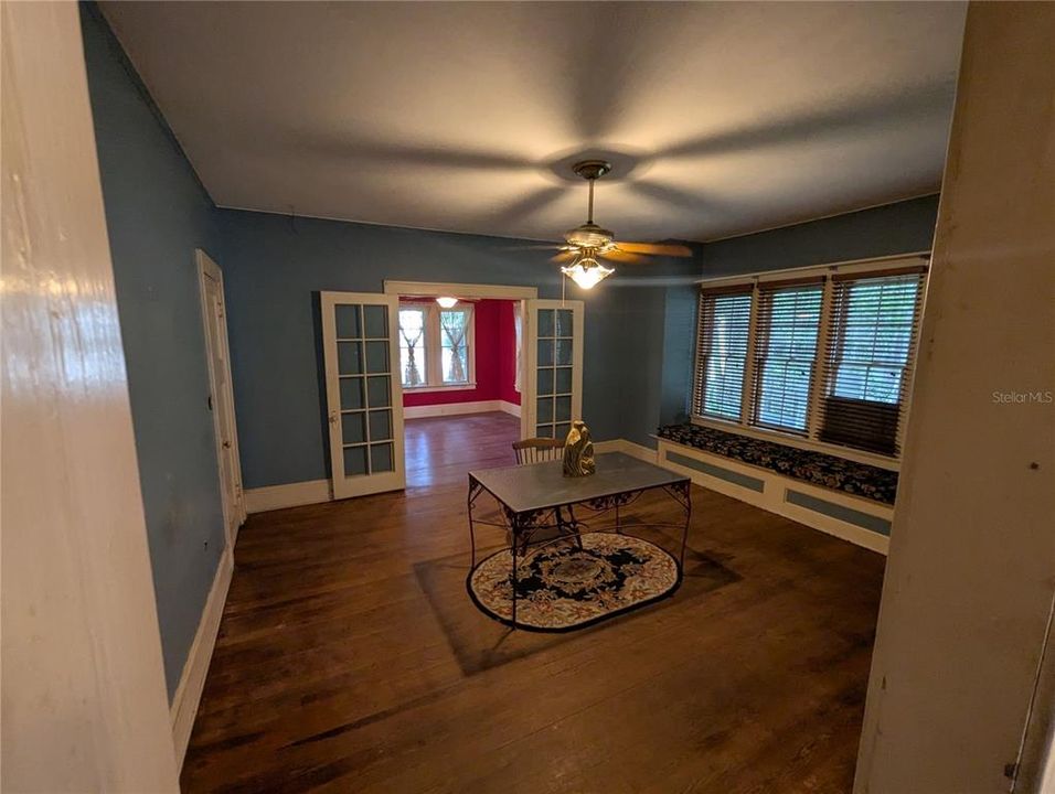 Active With Contract: $319,900 (4 beds, 1 baths, 1641 Square Feet)