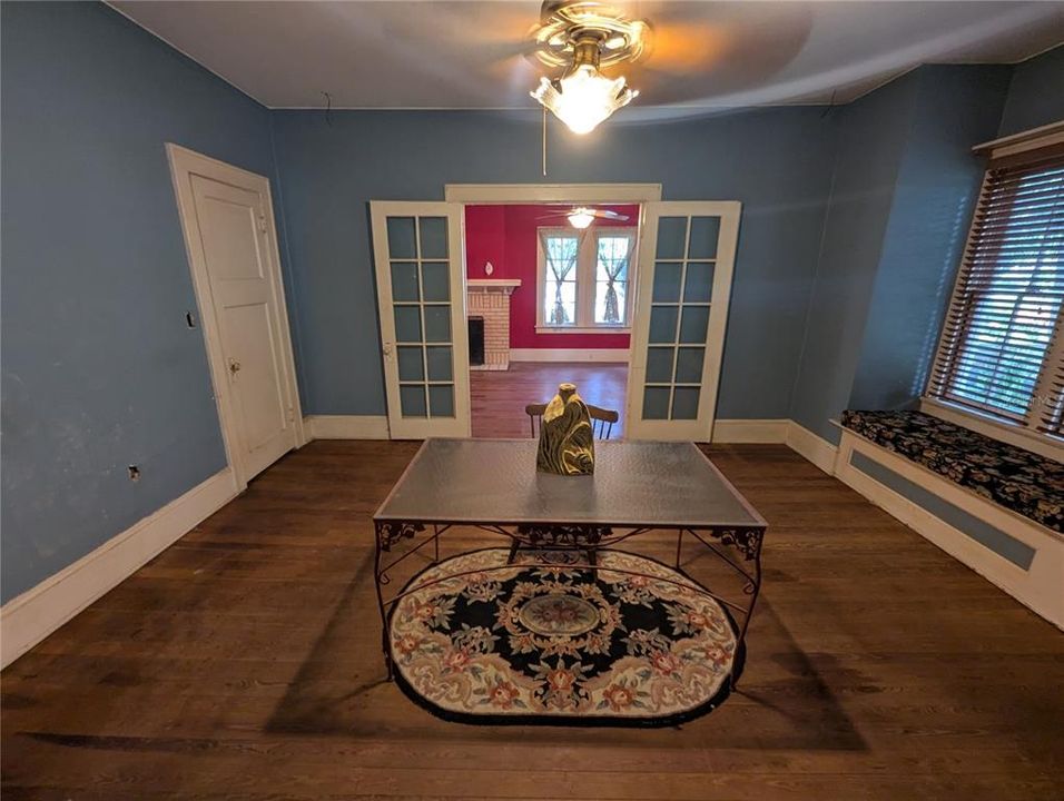 Active With Contract: $319,900 (4 beds, 1 baths, 1641 Square Feet)