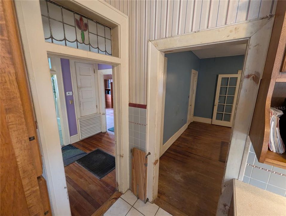 Active With Contract: $319,900 (4 beds, 1 baths, 1641 Square Feet)