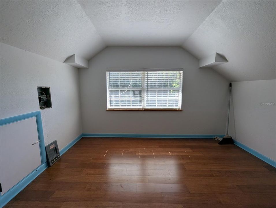 Active With Contract: $319,900 (4 beds, 1 baths, 1641 Square Feet)
