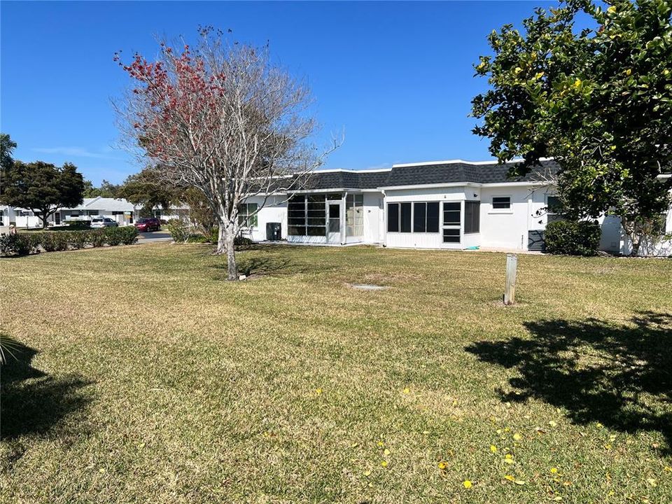 Под контрактом: $149,500 (2 спален, 2 ванн, 1015 Квадратных фут)