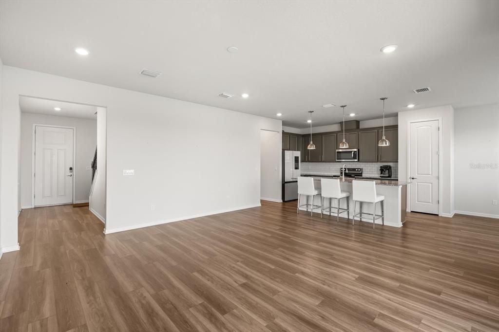 На продажу: $489,900 (5 спален, 3 ванн, 2590 Квадратных фут)