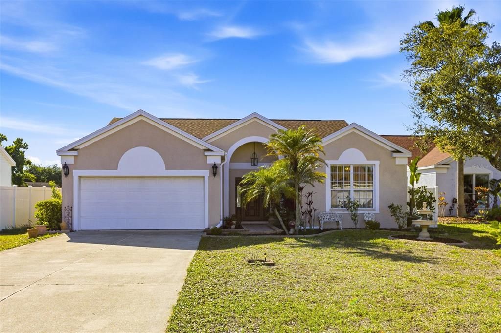 Vendido Recientemente: $430,000 (4 camas, 2 baños, 1996 Pies cuadrados)